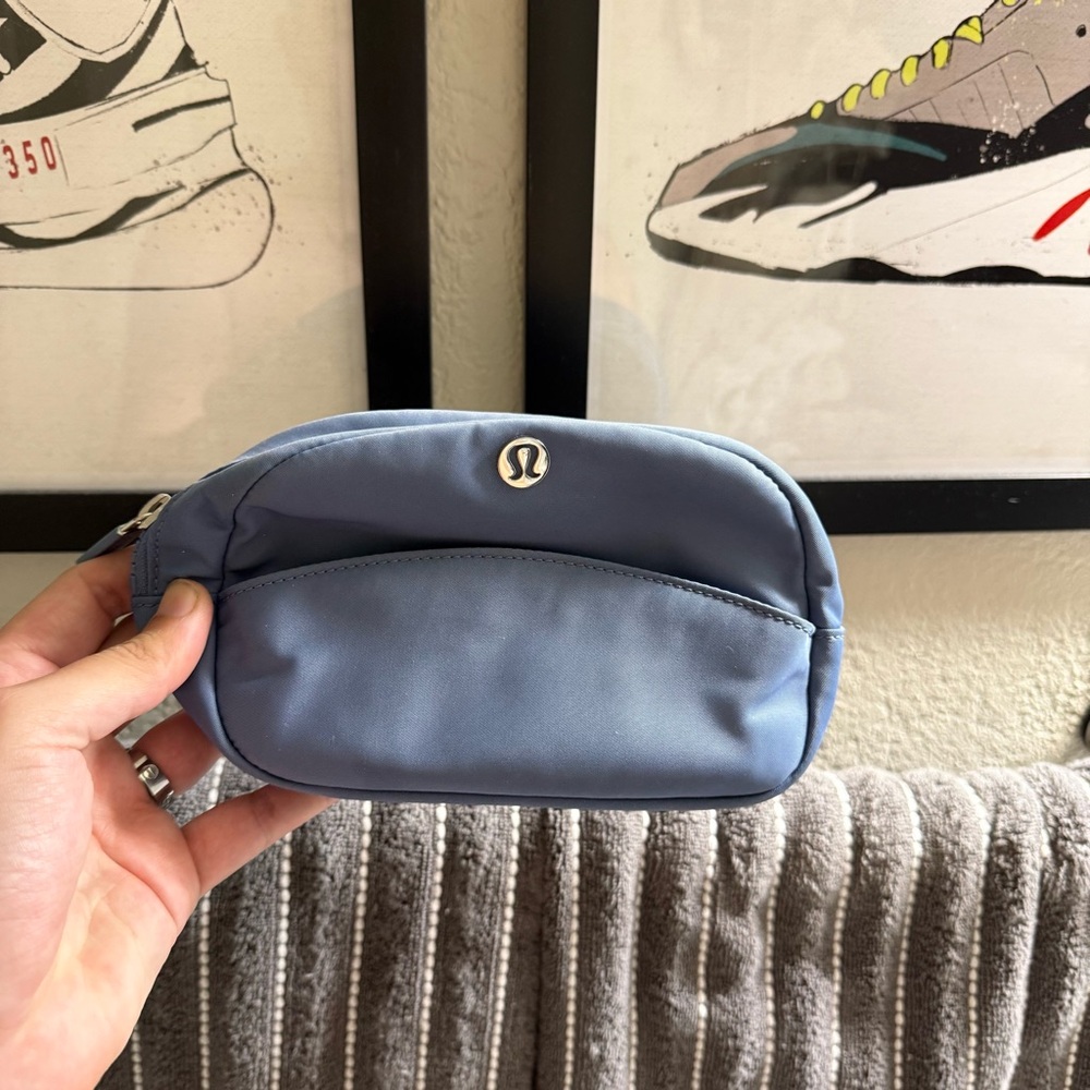 lululemon athletica cosmetic bag